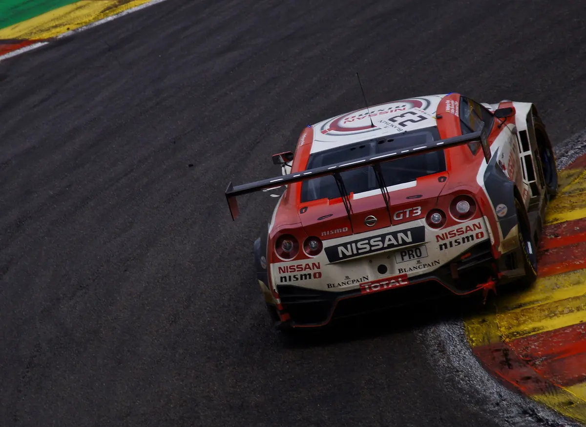 2015 블랑팡 내구 시리즈의 닛산 GT-R 니스모 GT3 실제 차량 사진